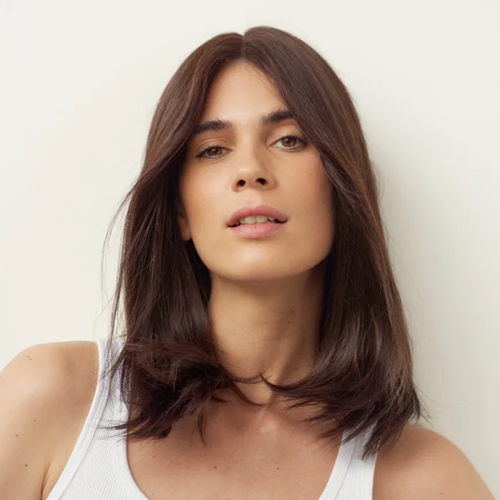 Perruque mi-longue lisse brun naturel